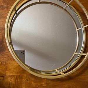 Gold tray with mirror